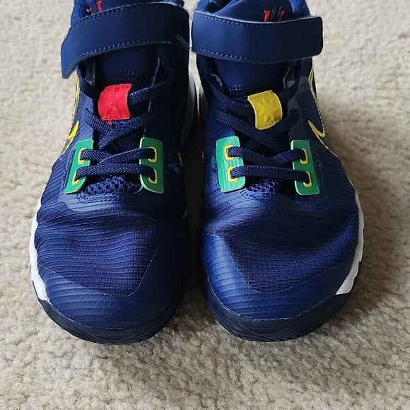 Nike Kyrie Flytrap 4 Shoes size 2.5 - Picture 2 of 3